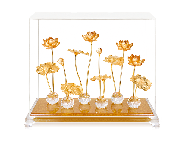 Why do “gold foil paintings” become more valuable as time goes by?