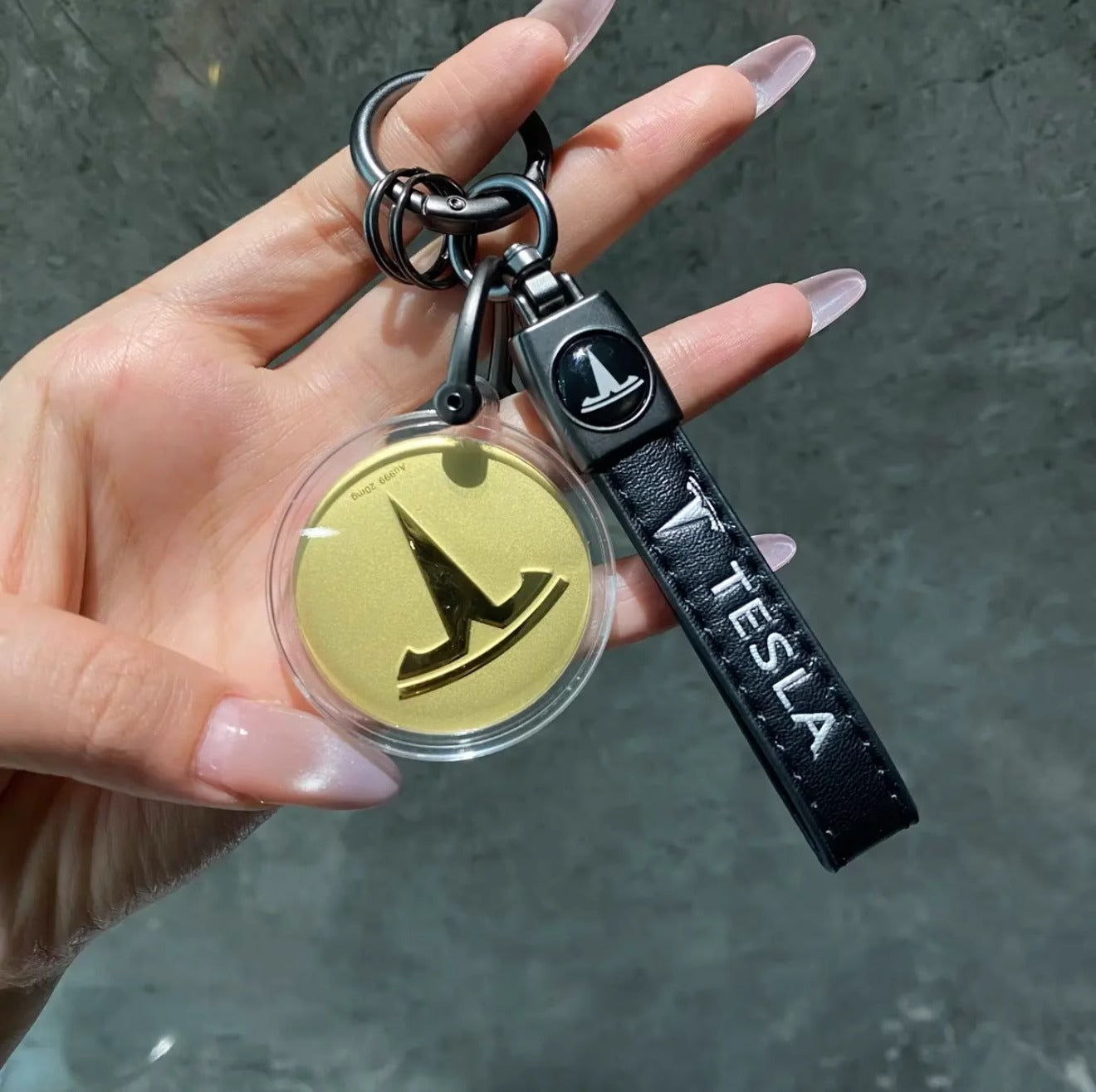 GoldenMaster 24K gold 999 car logo Tesla Benz  keychain mobile phone pendant boyfriend father brother gift - GoldenMaster